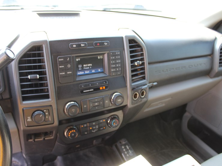 2017-ford-f250-xl-image-10