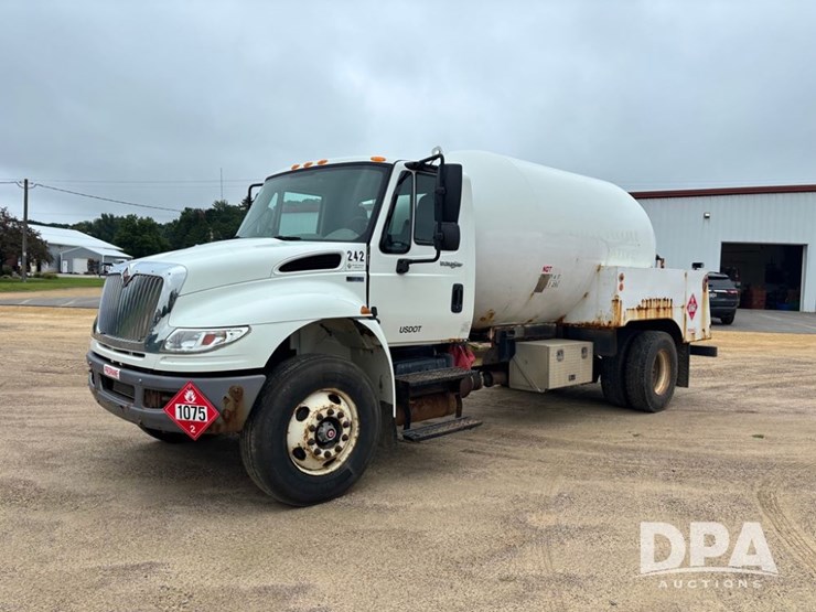 2013-international-durastar-4400-image-16