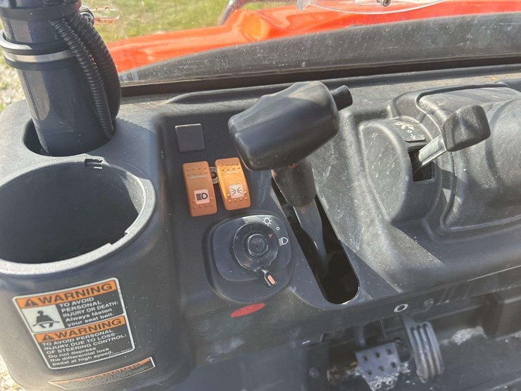 2016-kubota-rtv-x900-image-17