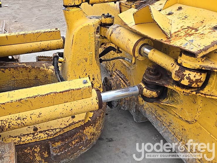 2020-komatsu-d61px-24-image-38