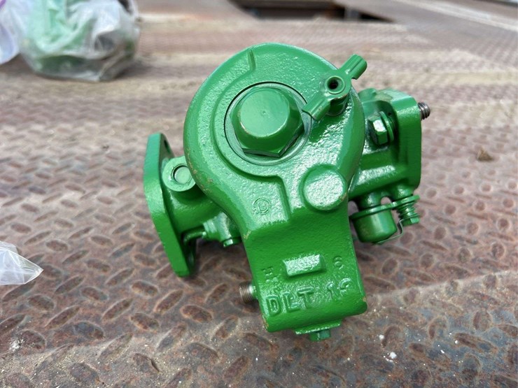 marvel-schebler-dltx-72-carburetor-image-5