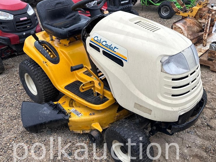 cub-cadet-lt1040-image-1