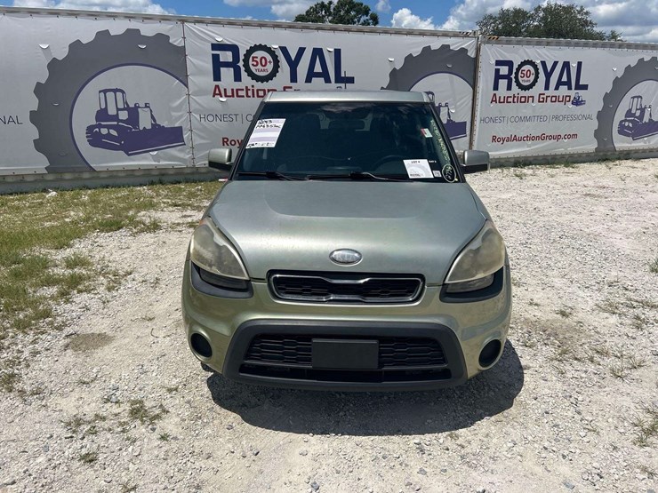 2013-kia-soul-hatchback-image-21