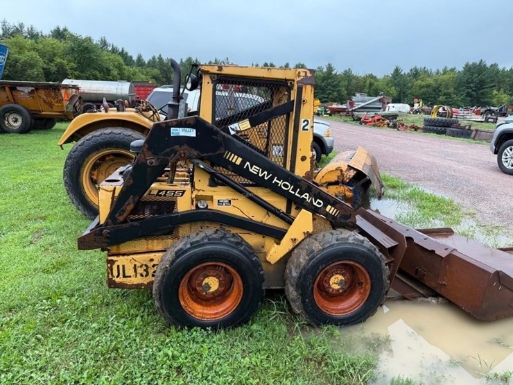 new-holland-l455-image-6