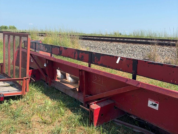 ih-983-8-row-corn-head-image-5