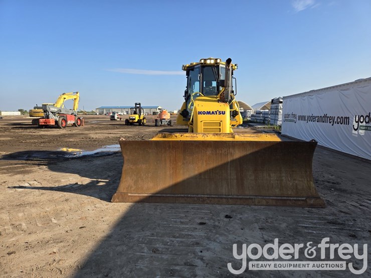 2023-komatsu-d61pxi-24-image-8