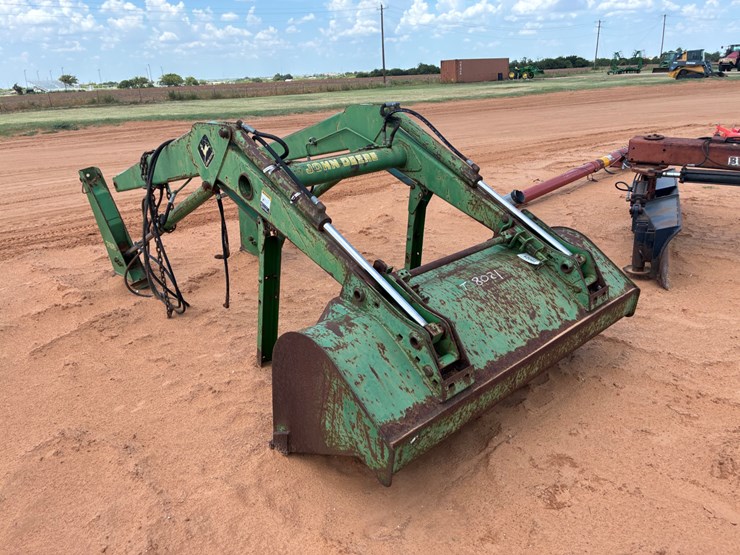 john-deere-725-image-2
