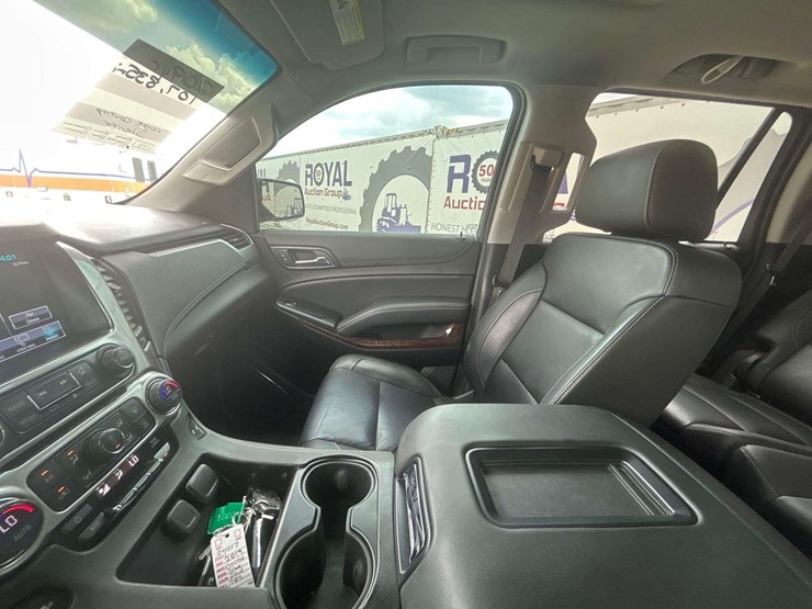 2019-chevrolet-tahoe-lt-image-21