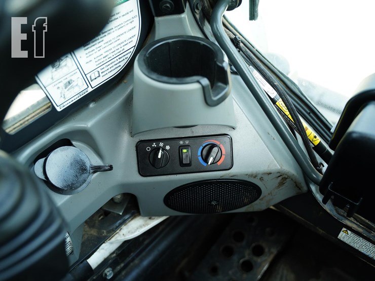 2022-bobcat-t770-image-28