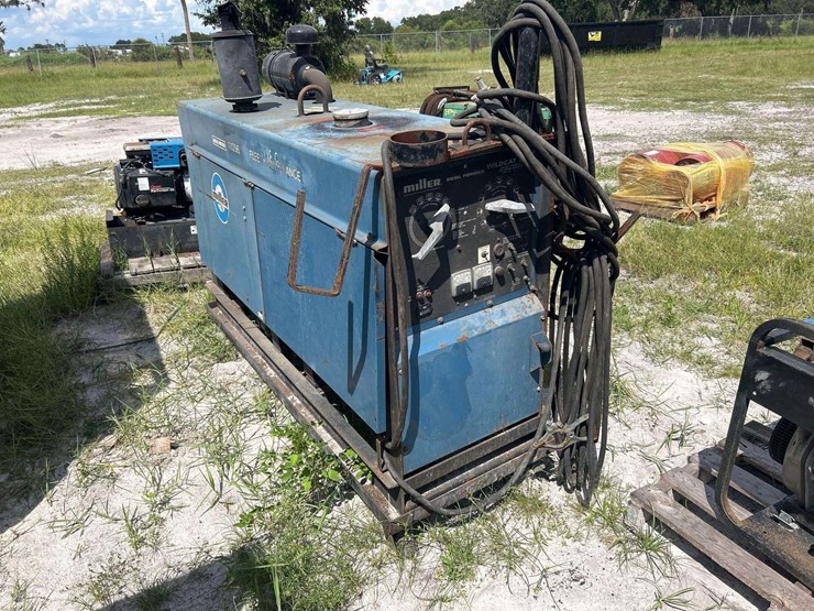 miller-wildcat-350-d-welder-image-2