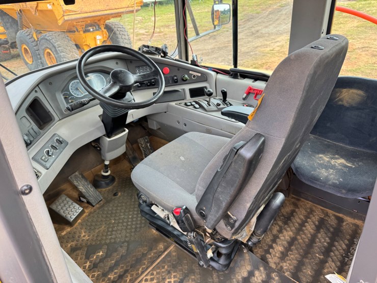 2021-volvo-a40g-image-10