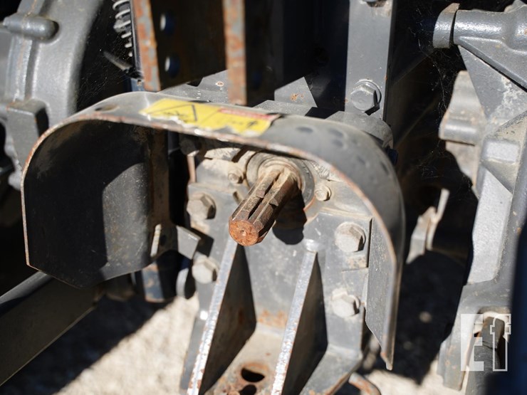 2014-massey-ferguson-1758-image-31