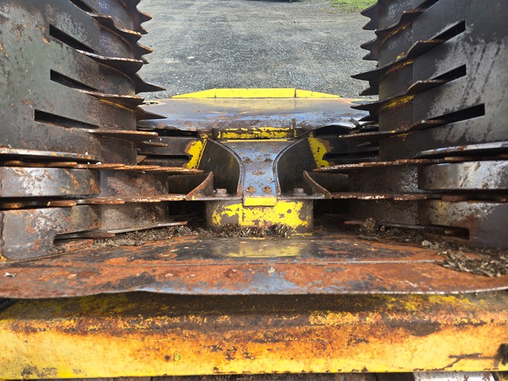#383-•-john-deere-676-corn-head-image-13