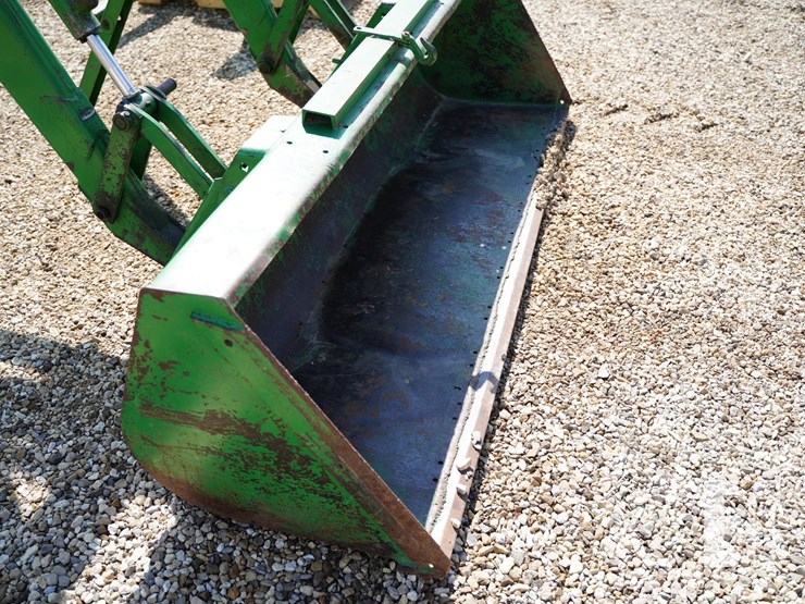 john-deere-245-image-11