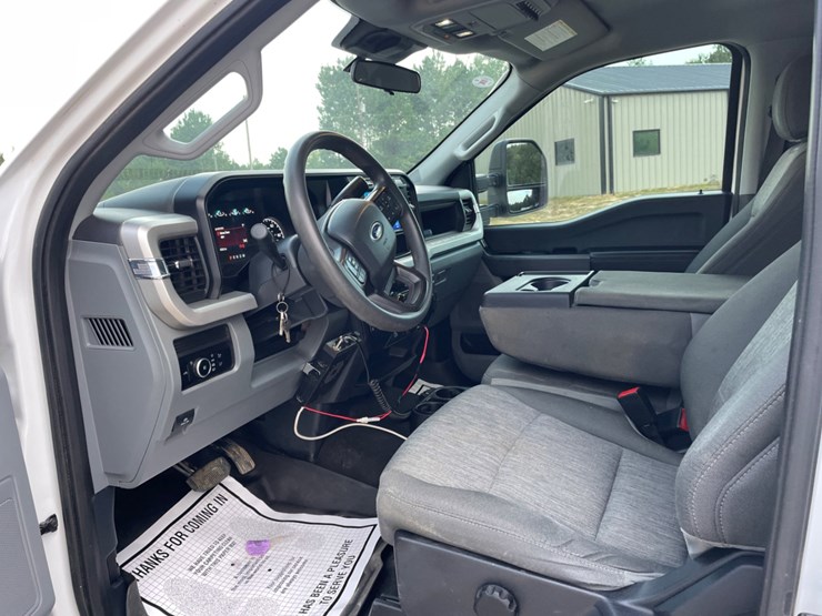 2023-ford-f250-image-9