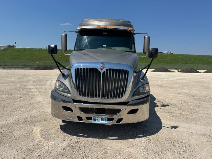 2012-international-prostar-image-2