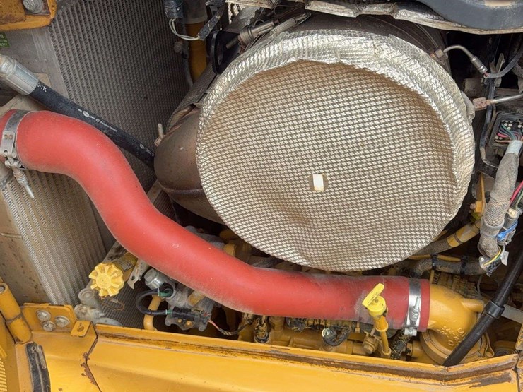 2013-caterpillar-d6t-xw-image-38