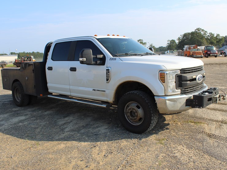 2019-ford-f350-xl-image-2
