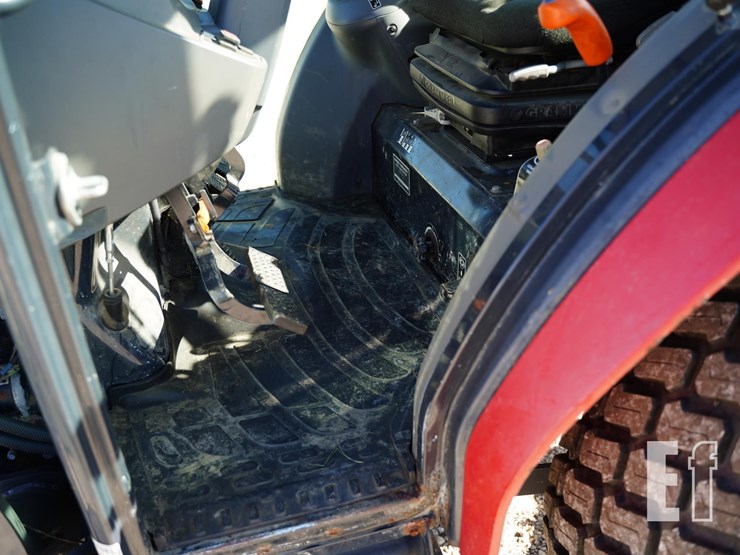 2014-massey-ferguson-1758-image-36