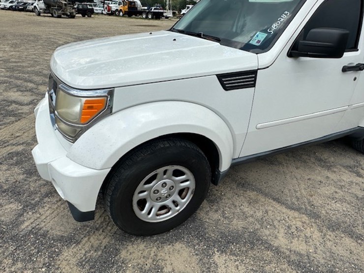 2010-dodge-nitro-image-17