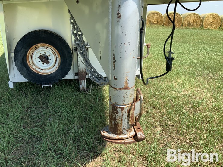 1995-sooner-t/a-livestock-trailer-image-9