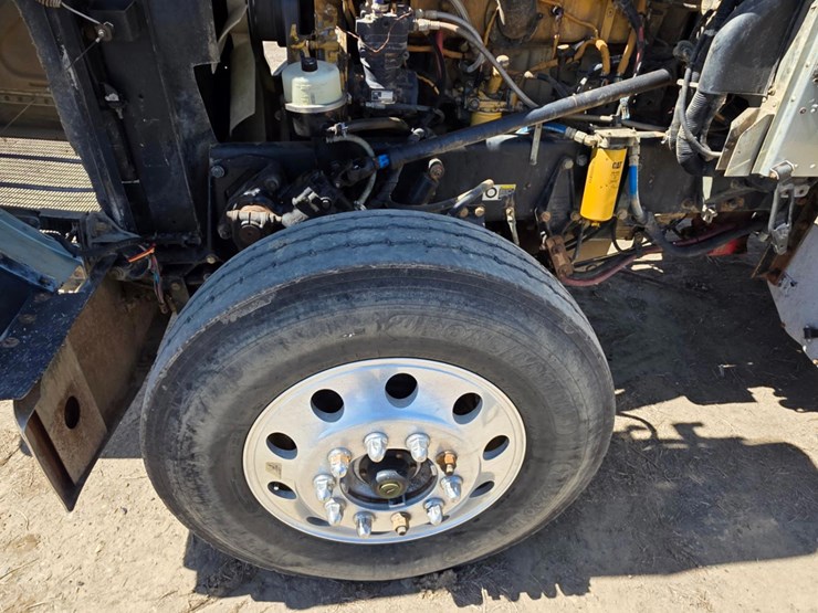 2007-peterbilt-379-image-29