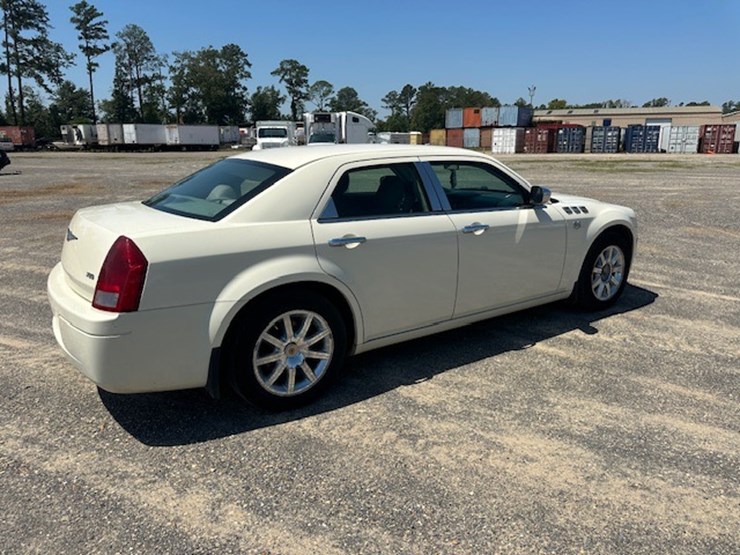 #23051-•-2007-chrysler-300-image-3