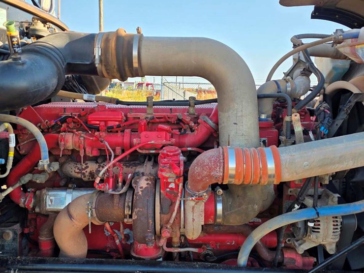 2015-peterbilt-389-image-22
