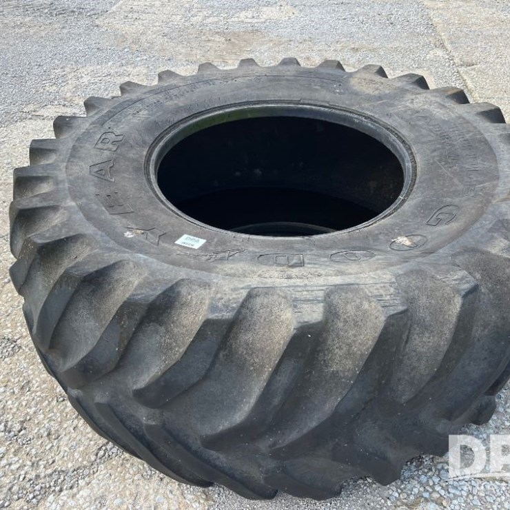 Good Year Flotation Tire (JN2726)