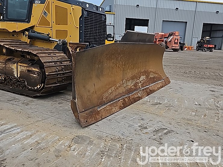 2018-deere-850k-image-21