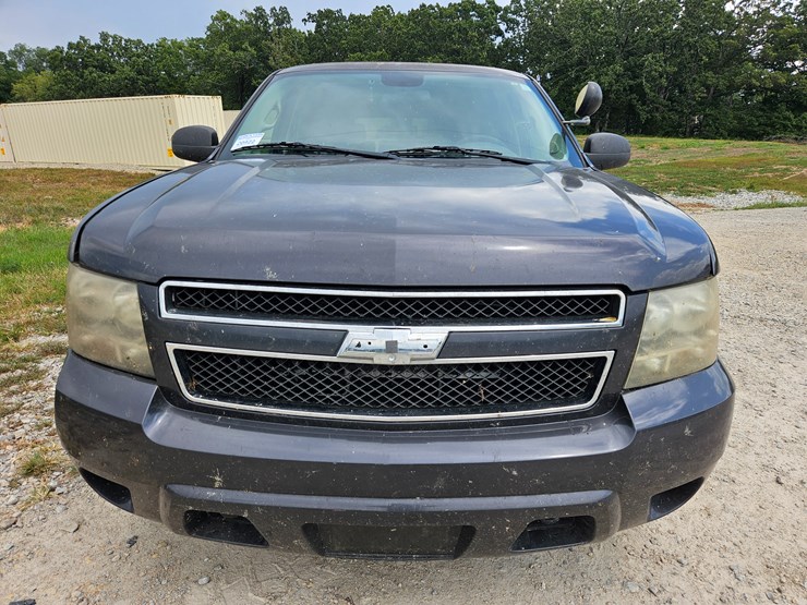 2010-chevrolet-tahoe-image-22