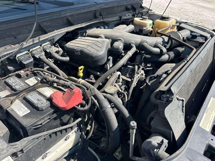 2016-ford-f550-image-8