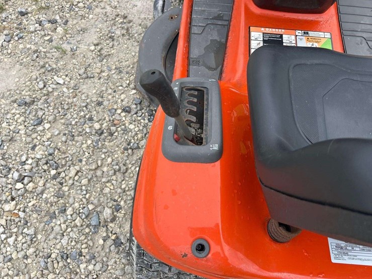 husqvarna-yth18542-42in-riding-mower-image-12