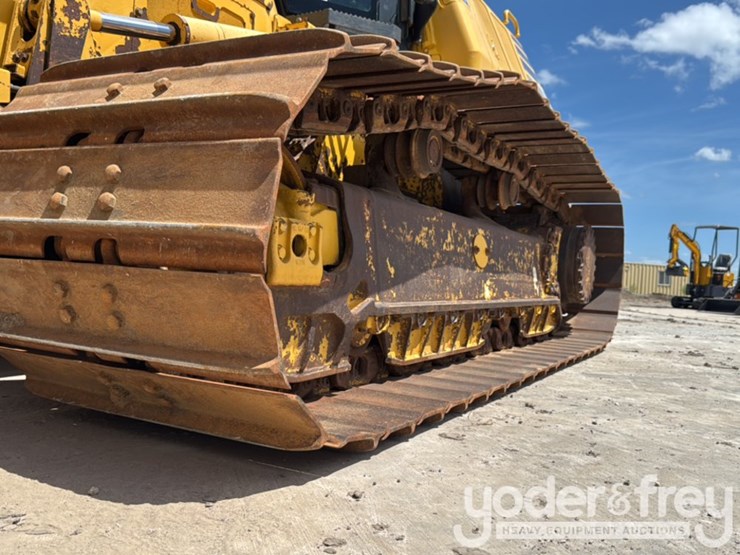 2016-komatsu-d61px-24-image-13