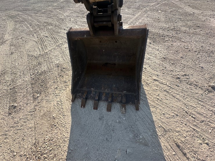 2009-bobcat-442e-image-12