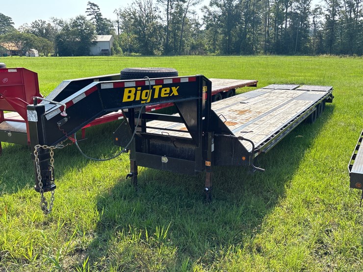 #22662-•-2022-big-tex-28ft-gooseneck-trailer,-22gnt28bksmr-image-1