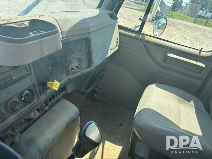 2000-ihc-4900-dry-tender-truck-(dr12098,-unit-25102)-image-61