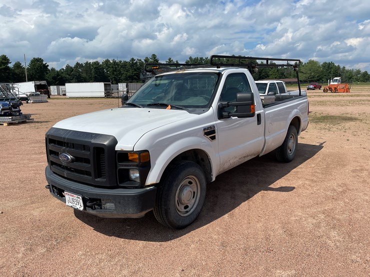 2010-ford-f250-xl-image-1