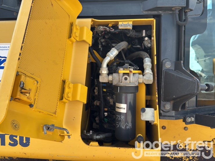 2016-komatsu-d61px-24-image-36