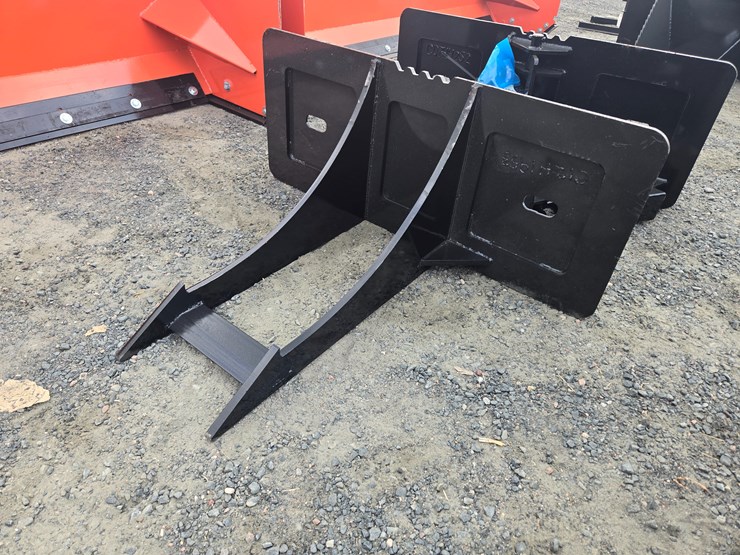 #440-•-skid-steer-tree-spade-image-1