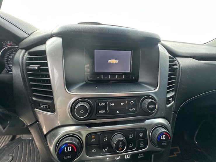 2015-chevrolet-tahoe-image-58