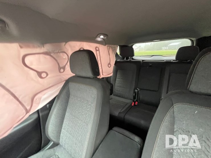 2024-chevrolet-equinox-lt-image-35