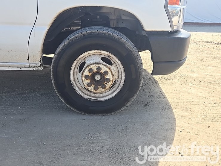 2019-ford-e350-image-16