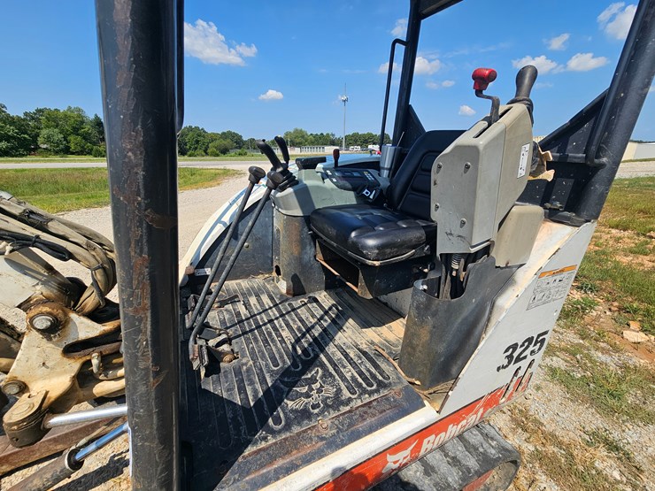 bobcat-325-image-29
