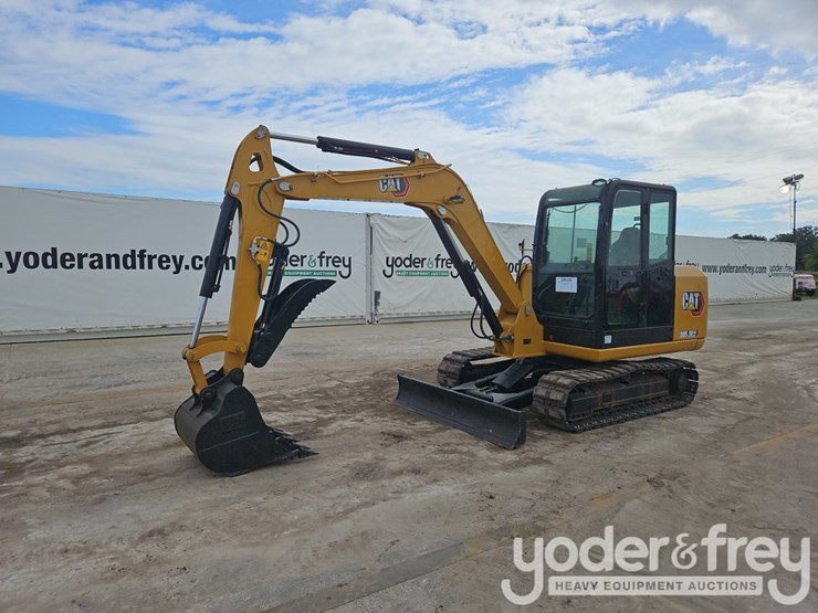 2021-caterpillar-305.5-image-1