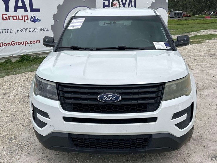 2016-ford-explorer-image-22
