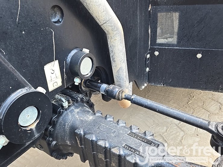 2019-jlg-1055-image-33
