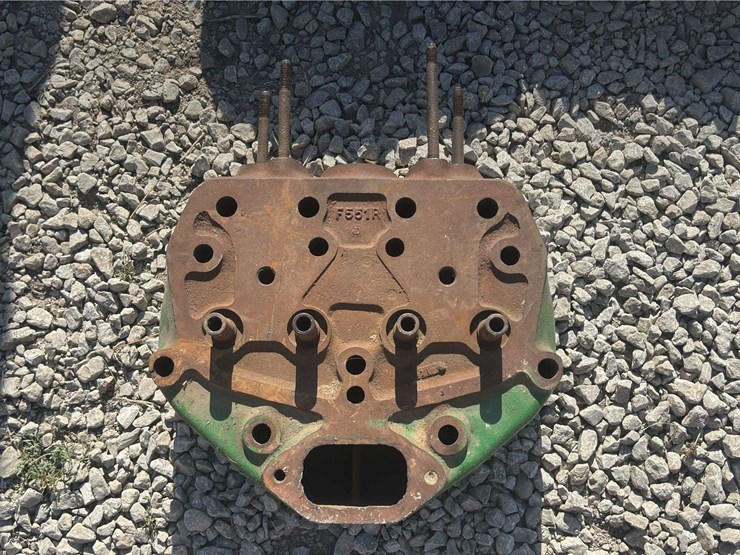 john-deere-model-g-head-image-1