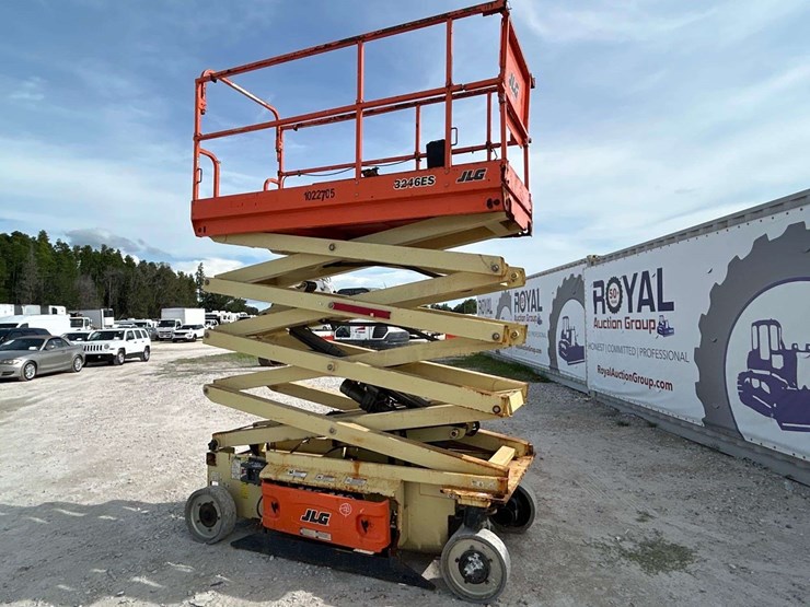 2018-jlg-3246es-image-2