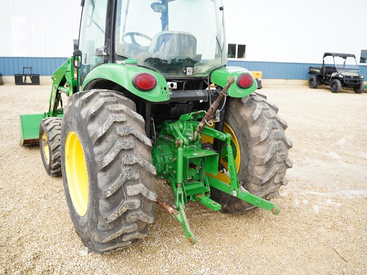 john-deere-4044r-image-25
